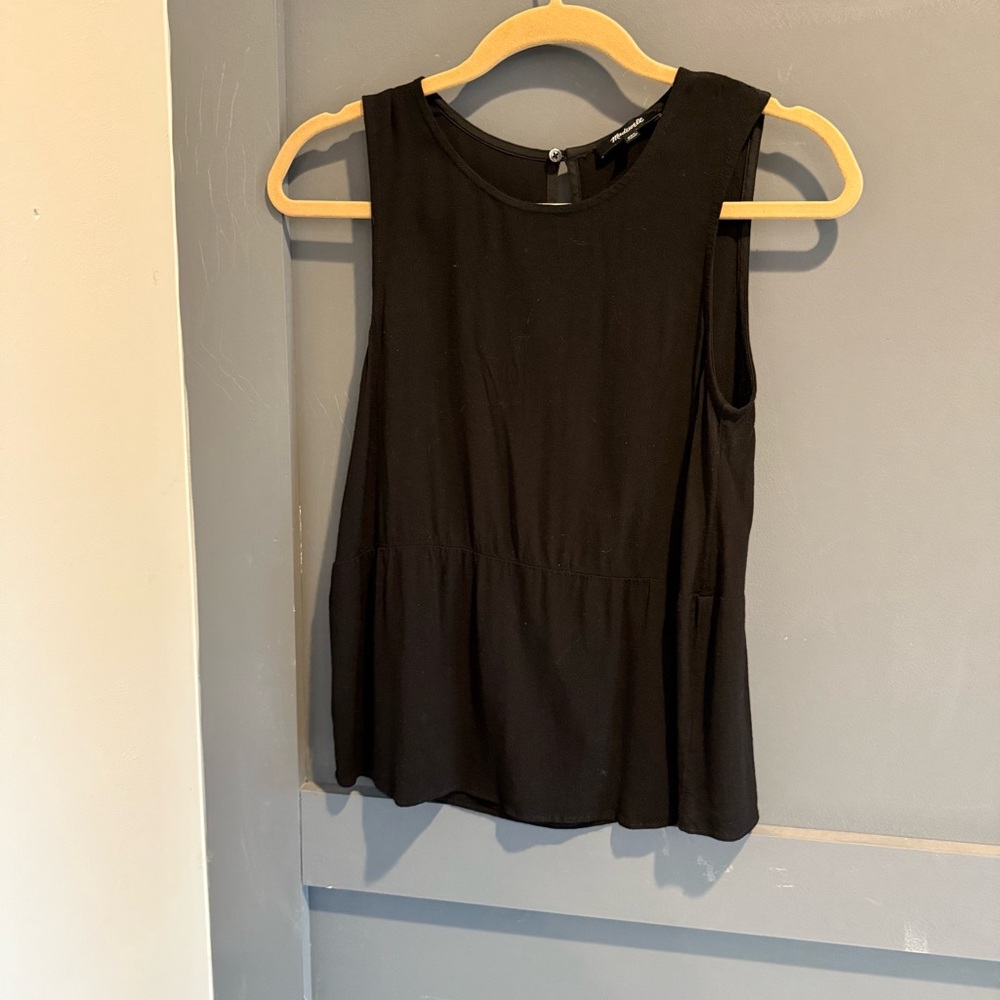 Madewell black tank - small peplum hem. Viscose material.